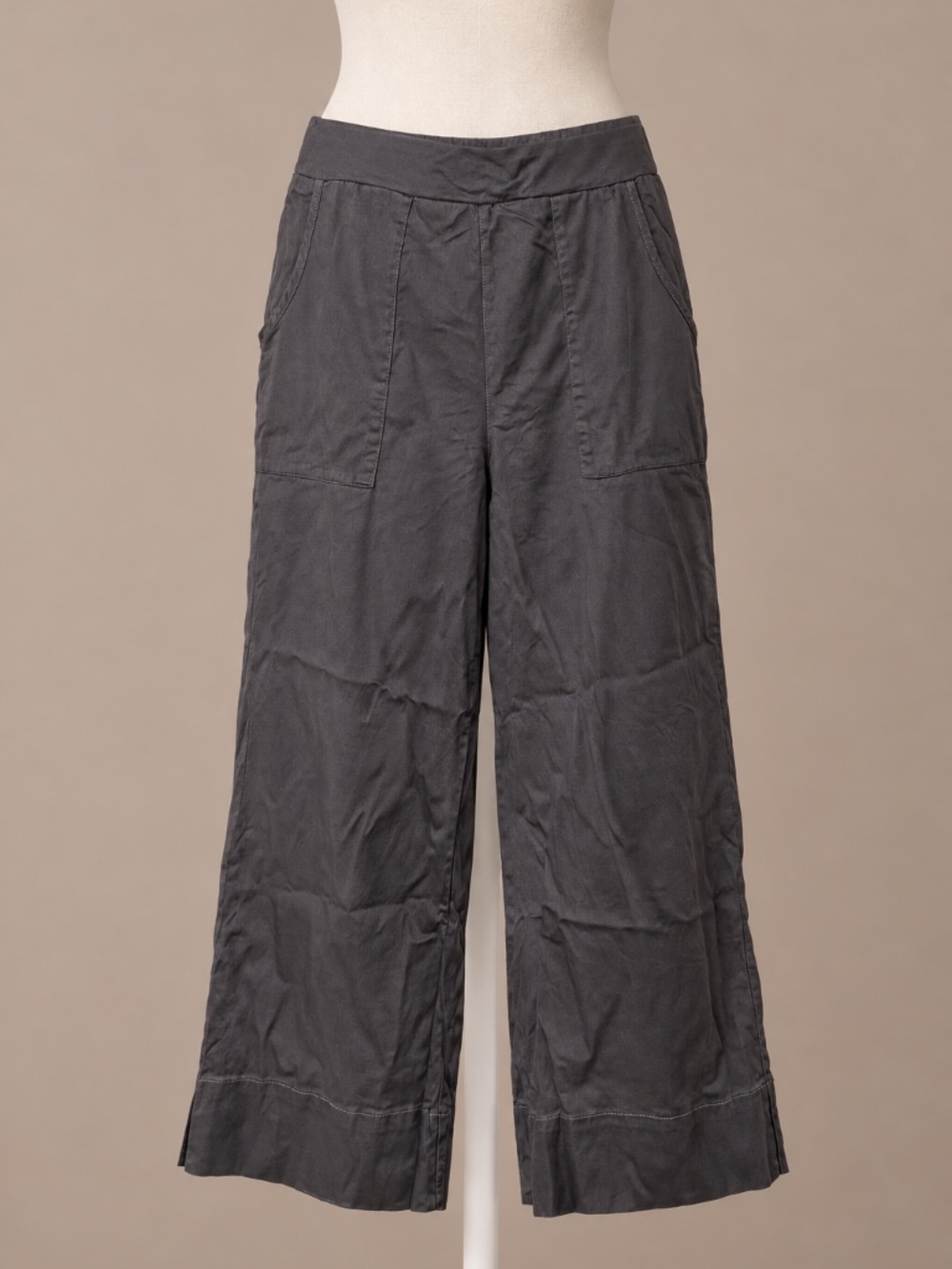 C&C California Linen Blend Pull-On Cropped Pants – Size Medium